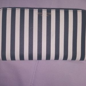 Henri Bendel wallet